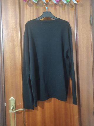 Jersey negro con pedrería