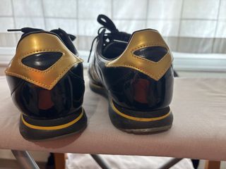 Zapatillas Munich Negras y Doradas Talla 41