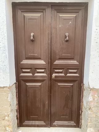 Puerta de entrada de hierro