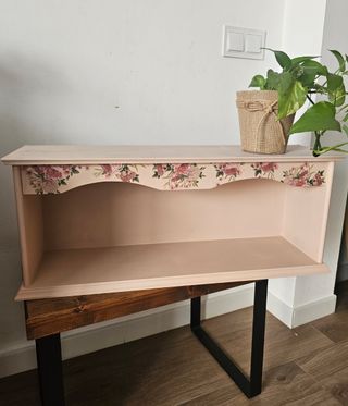 Estanteria Rosa Vintage con detalle floral