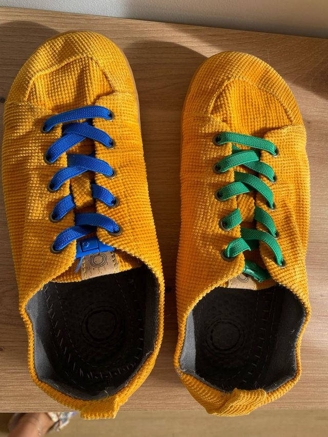 Bonitos zapatos barefoot de la marca Mukishoes,38