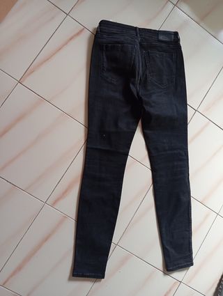 Pantalones pitillo mujer negros