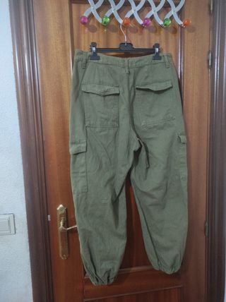 Pantalón cargo holgado mujer verde militar