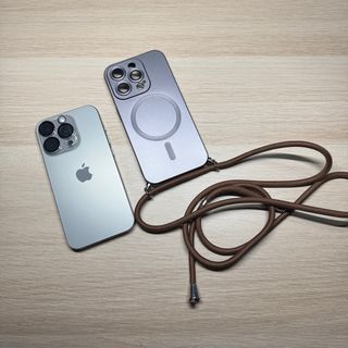 Cover iphone 15 pro magsafe, cordino e vetri