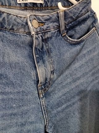 Pantalón vaquero Zara azul