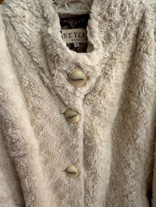 chaqueta de caracolillos sintenticos. talla 50