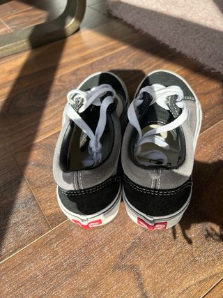 Zapatillas Vans Old Skool Grises y Negras