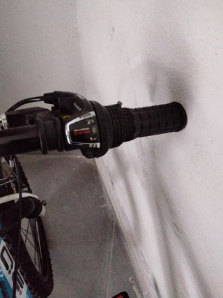 Bicicleta infantil azul