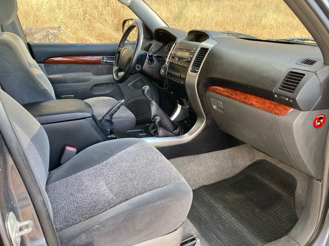 Toyota Land Cruiser 2004