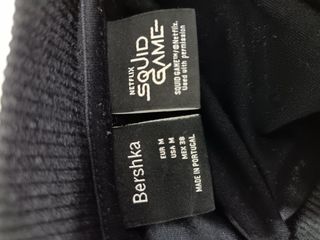 Camiseta Bershka Negra Triángulo