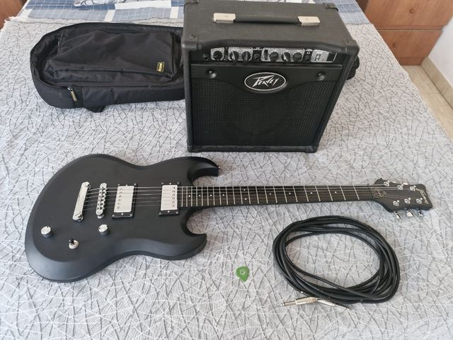 Guitarra Framus + Amplificador Peavey
