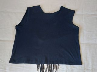 Top negro Zara de tirantes con flecos
