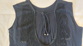 Top negro Zara de tirantes con flecos
