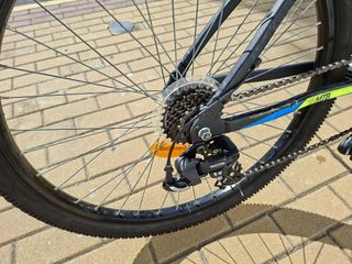 Bicicleta B-twin Rock Rider 340 + casco b'twin