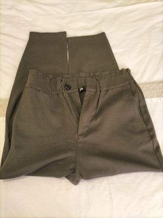 Pantalón chica cintura alta verde oliva