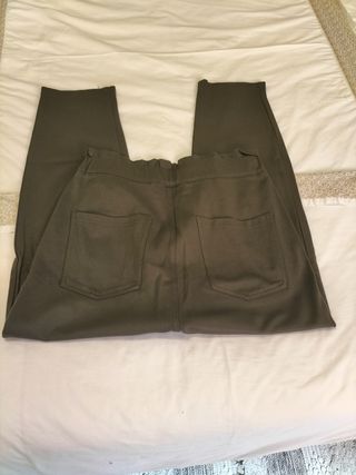 Pantalón chica cintura alta verde oliva