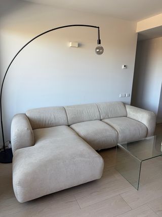 Divano chaiselongue beige a 4 posti