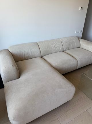 Divano chaiselongue beige a 4 posti