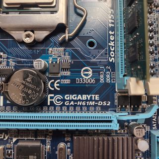 Placa base Gigabyte GA-H61M-DS2 
