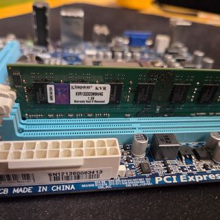 Placa base Gigabyte GA-H61M-DS2 