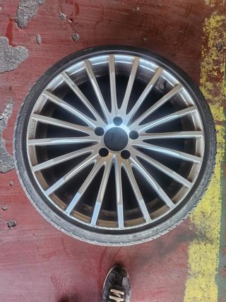 Llantas 19 con neumáticos