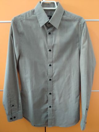 Camisa H&M Beige Manga Larga. Nunca usada.