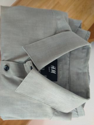 Camisa H&M Beige Manga Larga. Nunca usada.