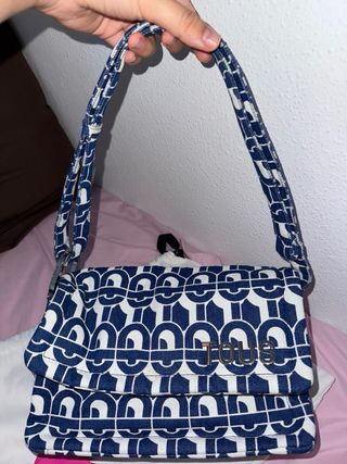 Bolso TOUS azul con estampado geométrico