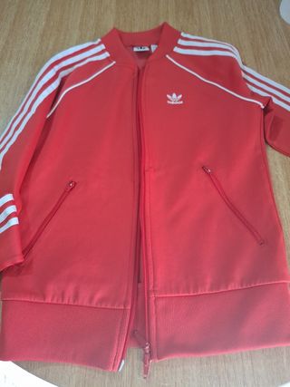 Conjunto deportivo Adidas rojo