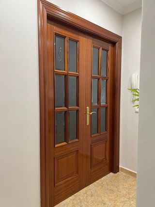 Puertas madera maciza