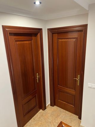 Puertas madera maciza