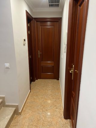 Puertas madera maciza
