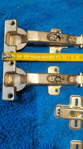 Cerniere (6) per ante di armadi da cucina