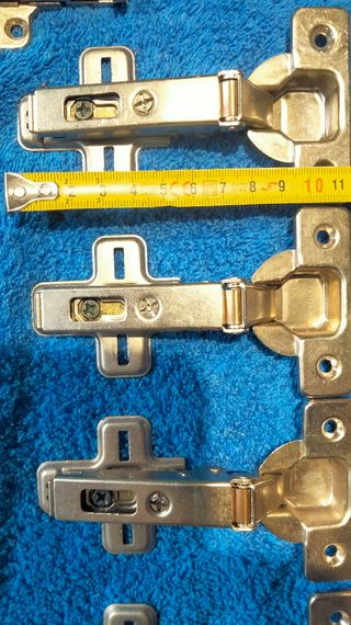 Cerniere (6) per ante di armadi da cucina