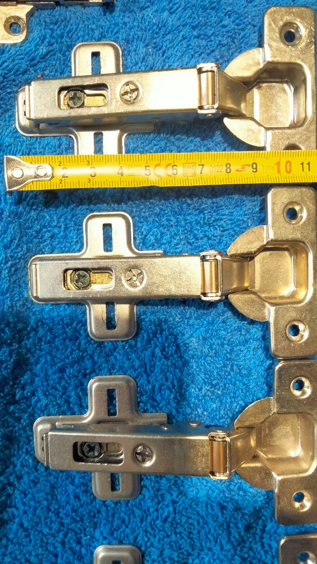 Cerniere (6) per ante di armadi da cucina