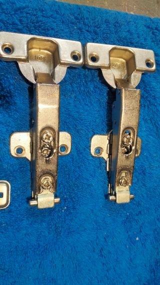 Cerniere (6) per ante di armadi da cucina