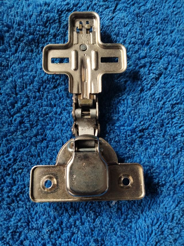 Cerniere (6) per ante di armadi da cucina