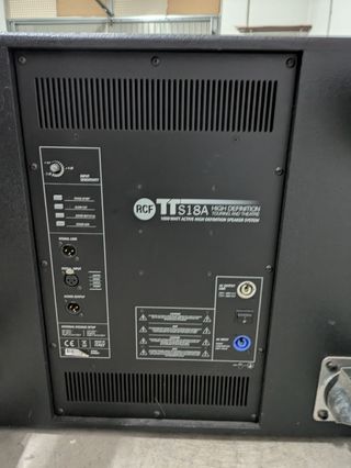 2 RCF TT S18A 1000 watios activos