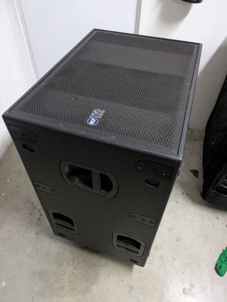 2 RCF TT S18A 1000 watios activos