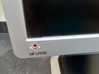Monitor HP L1950