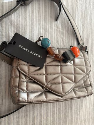 Bolso Donna Alessia plateado con adornos