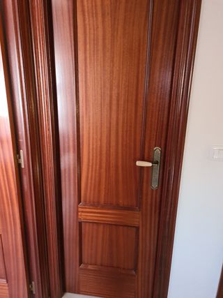 Puerta de madera 