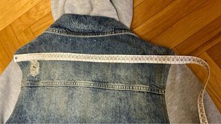Cazadora vaquera con mangas algodón Zara 