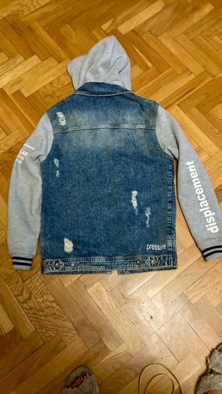Cazadora vaquera con mangas algodón Zara 