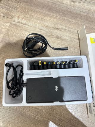 Adaptador Portátil Universal 120W AT007