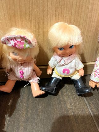 Conjunto de 4 muñecas Barriguitas