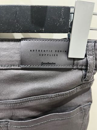 pantalón Stradivarius 