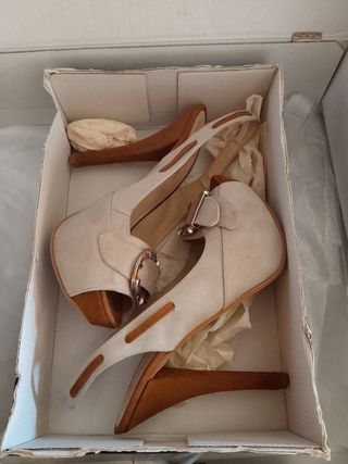 Tacones ante beige/marrón talla 36