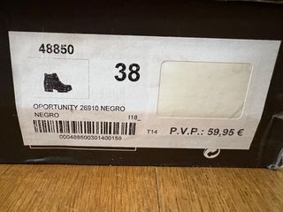 Botines negros serraje tachuelas talla 38