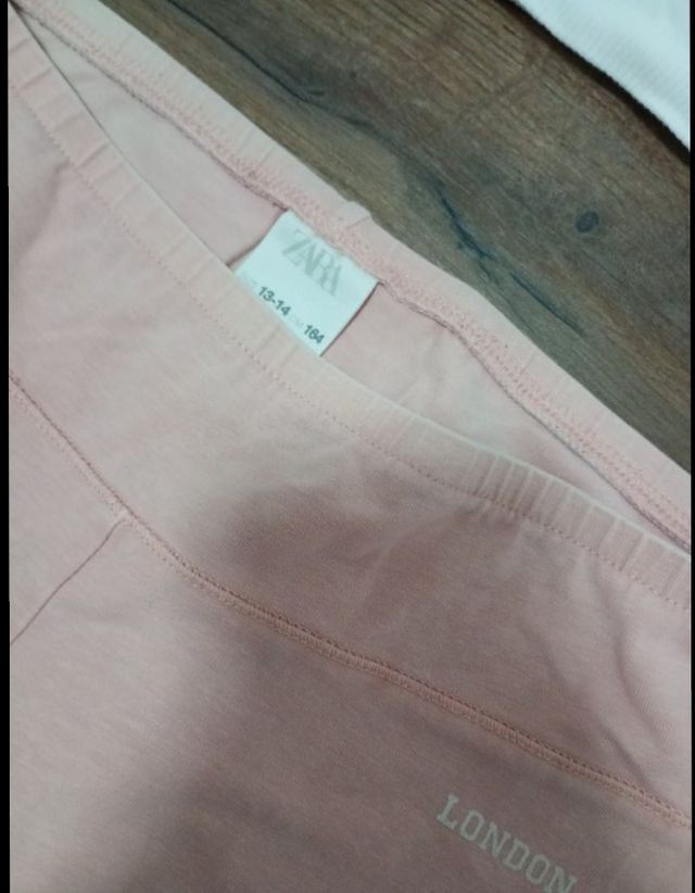 Conjunto MTV Crop Top y Leggings Rosa